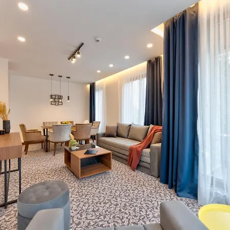 Buzzstays - Spa & Wellness - Privately Managed Apartman